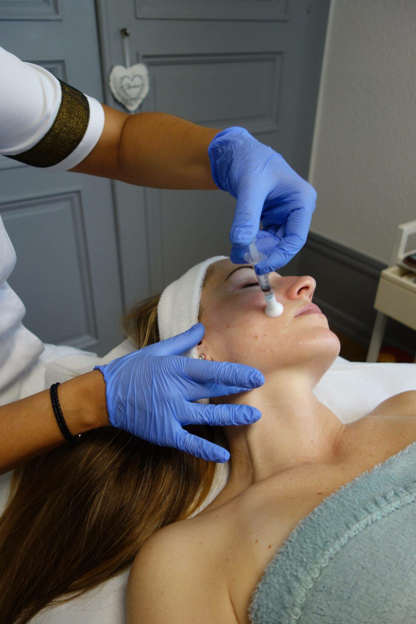 Mesolift Treatment. Is it worth it? My experience at Beauty Design by Eva studio in Geneva. 24