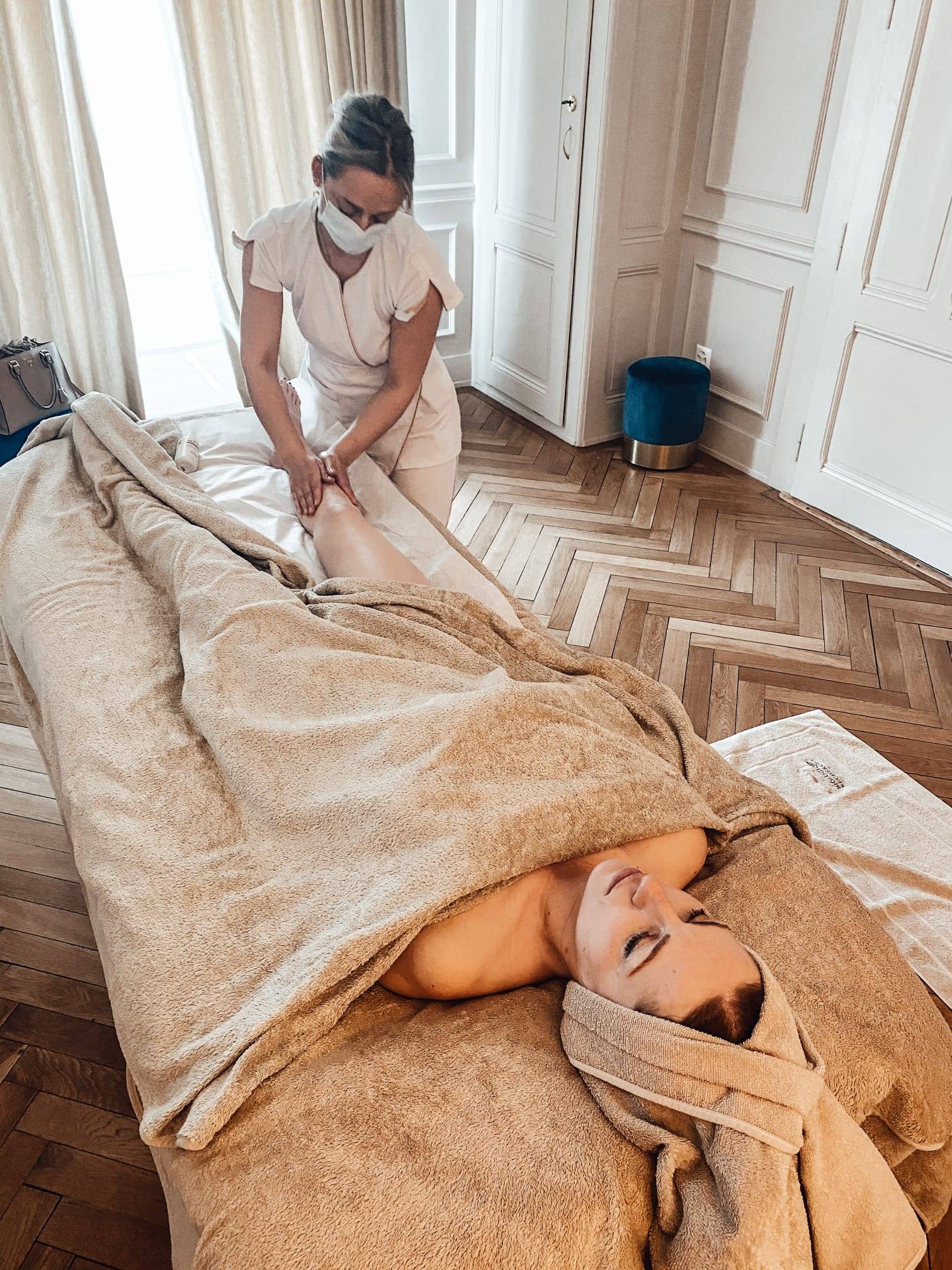 lymphatic drainage at Ambassade de la beauty in Geneva 