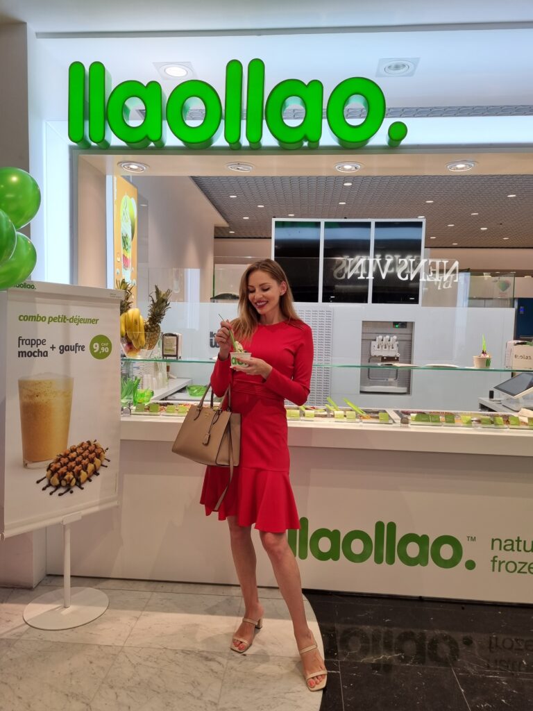 Llaollao frozen yogurt -Most healthy desserts in Geneva and number 1 in the world. 30