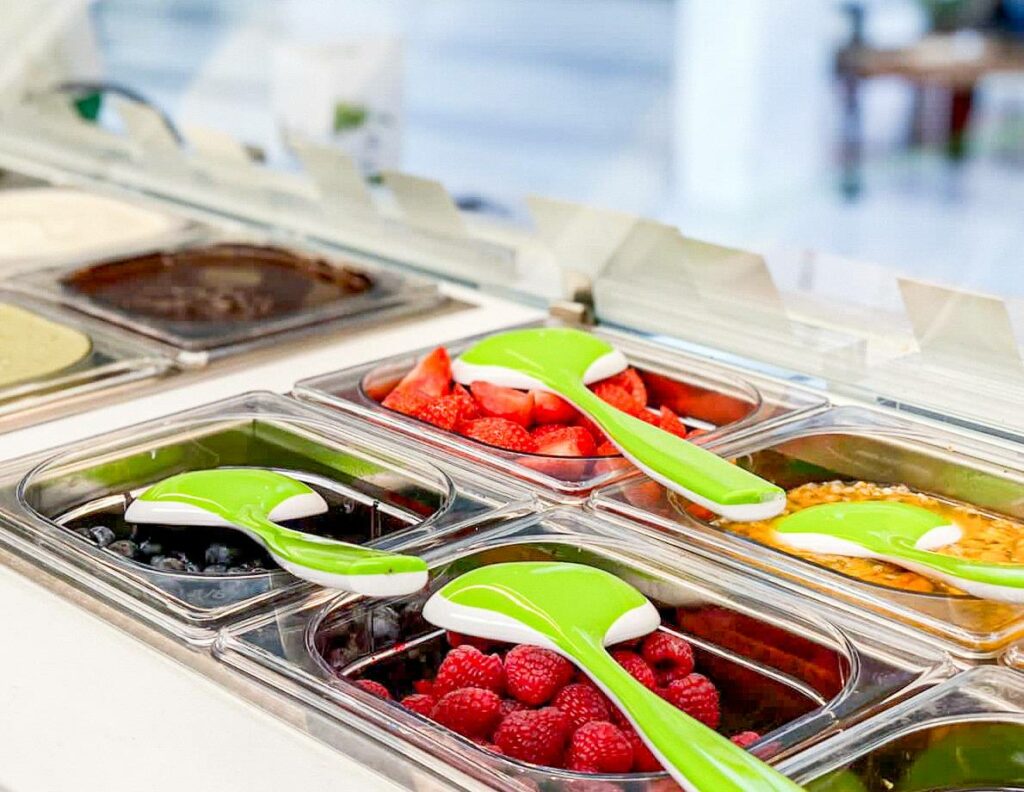 Llaollao frozen yogurt -Most healthy desserts in Geneva and number 1 in the world. 9