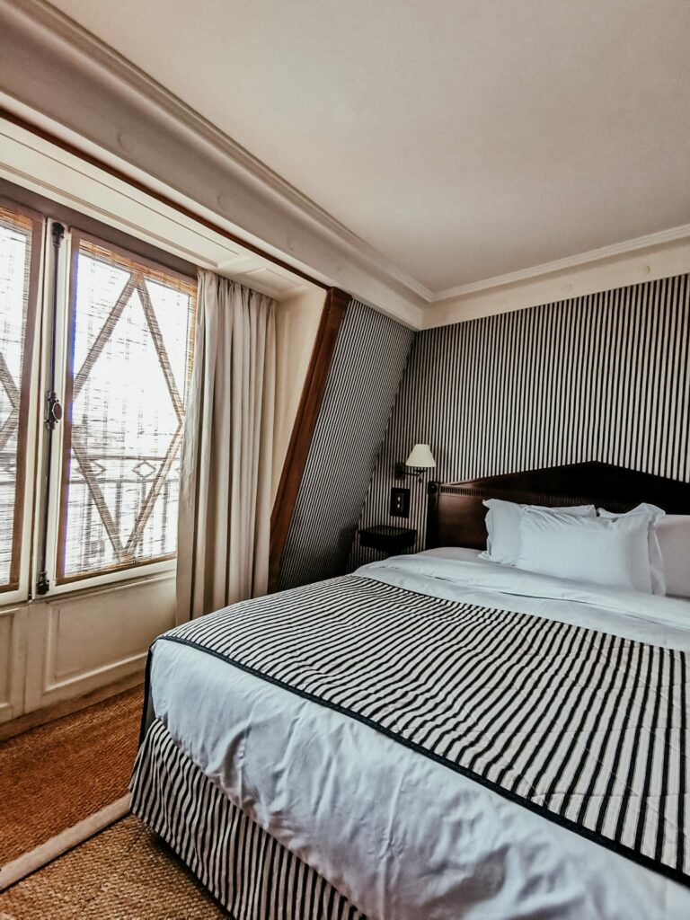 Le Dokhan’s, A Tribute Portfolio Hotel in Paris. Most cozy boutique hotel with an Eiffel Tower view. 25