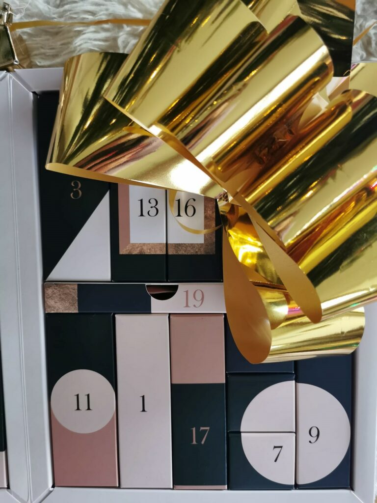 3 Best ADVENT CALENDARS 2021. Calendars for the whole family that will bring joy. 18