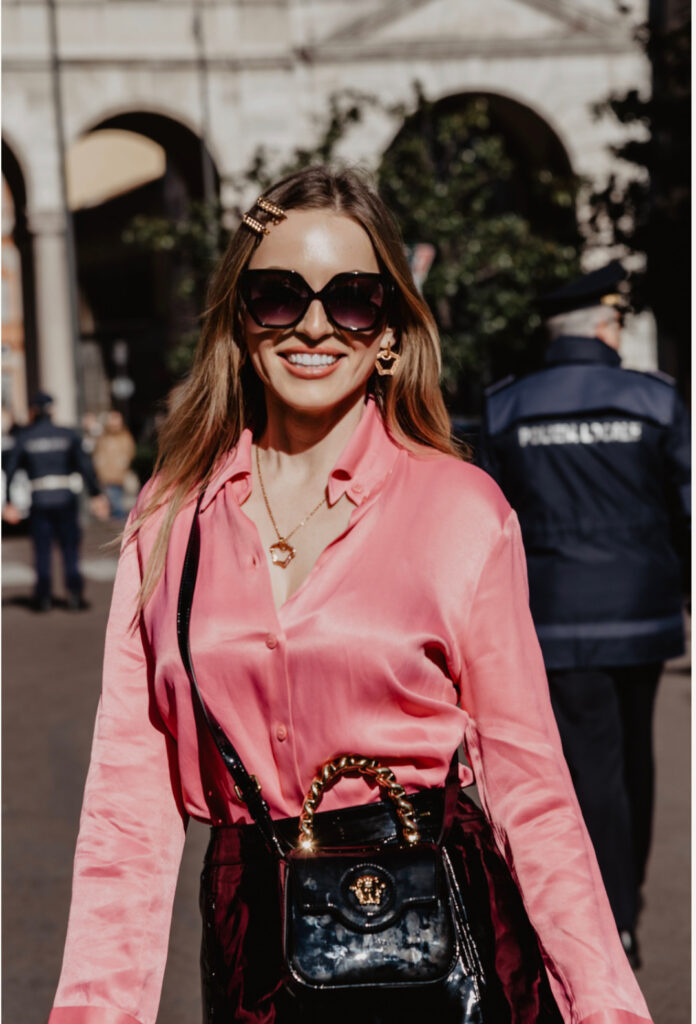 MFW FW22/23-Best street style looks of this season. Milan Fashion like never before. Millé Milano, Versace, Fendi, Prada and more. 35