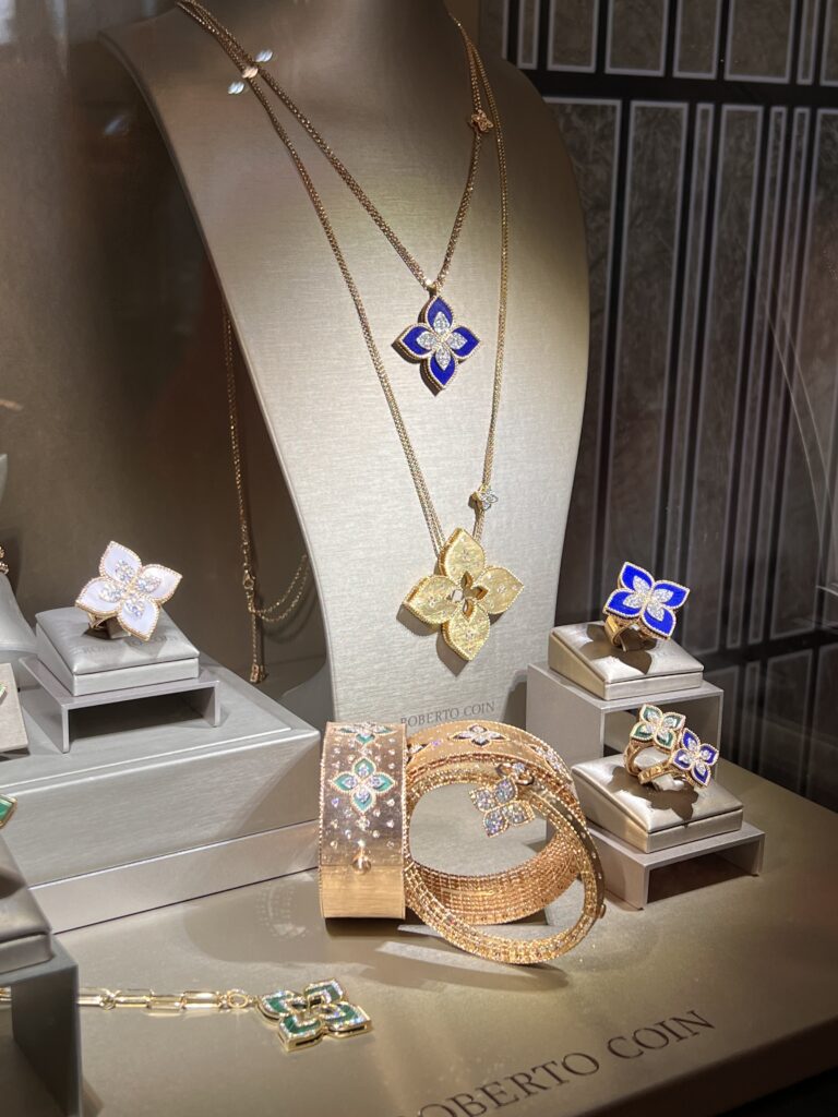 Haute Jewels Geneva 2022 Edition - Exquisite Selection by Bella Zofia 37