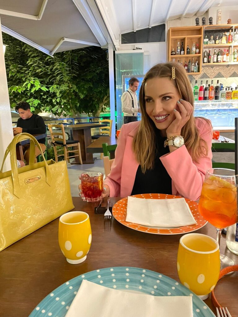 The ultimate weekend guide to Capri, Italy. Where to stay (La Minerva Capri) eat (La Fontelina)do shopping and more. 3 dreamy days in paradise. 68