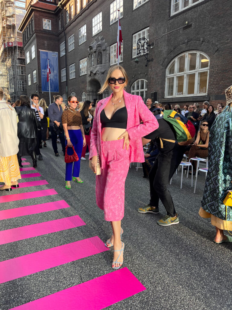 Highlights from Copenhagen Fashion Week SS23 - What you need to know about the best-known Scandi Brands. Ganni Girl, Baum und Pferdgarten's colourful collection and Zalando endorsed upcoming brands.