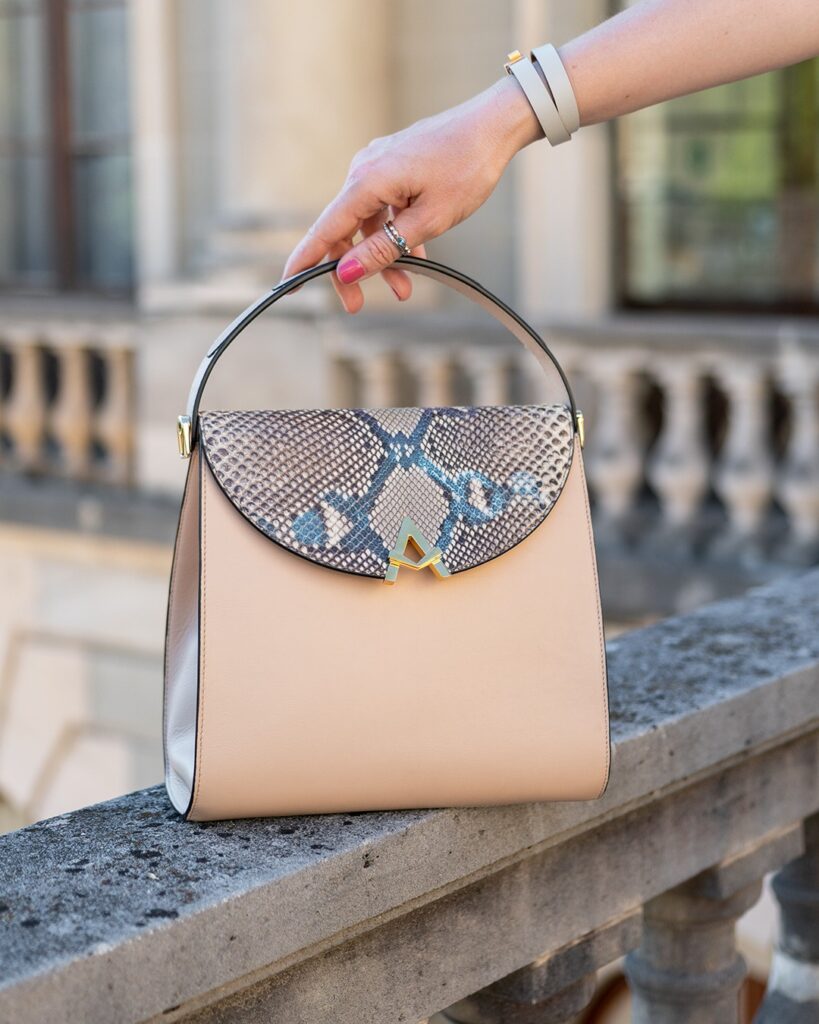 Alis Mita - All you need to know about this Parisian brand. Luxury and customizable handbags launched in 2018.