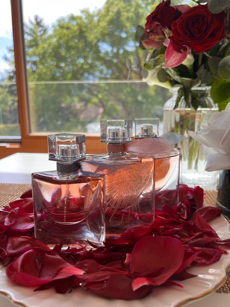 The iconic La Vie Est Belle Eau de Parfum from Lancôme is celebrating 10th anniversary this Fall. New enchanting campaign with Julia Roberts and celebrations around the world. 39