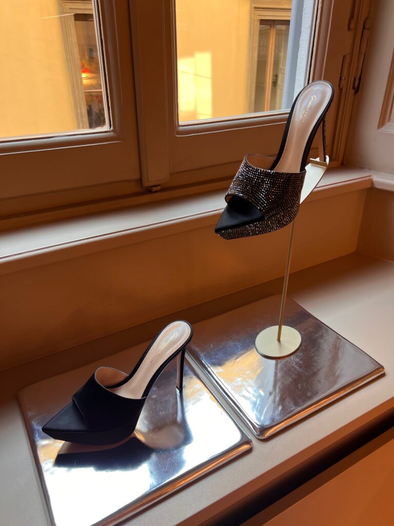 Milan Fashion Week SS23 - Dazzling Shoe Presentations. Giuseppe Zanotti, Gianvito Rossi, Sergio Rossi, Casadei, Le Silla. Must-see Shoes Collection and trends for Spring Summer 2023. 70