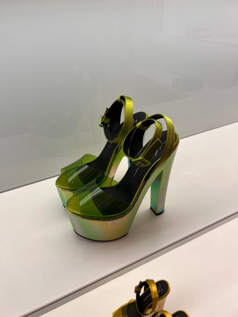 Milan Fashion Week SS23 - Dazzling Shoe Presentations. Giuseppe Zanotti, Gianvito Rossi, Sergio Rossi, Casadei, Le Silla. Must-see Shoes Collection and trends for Spring Summer 2023. 10