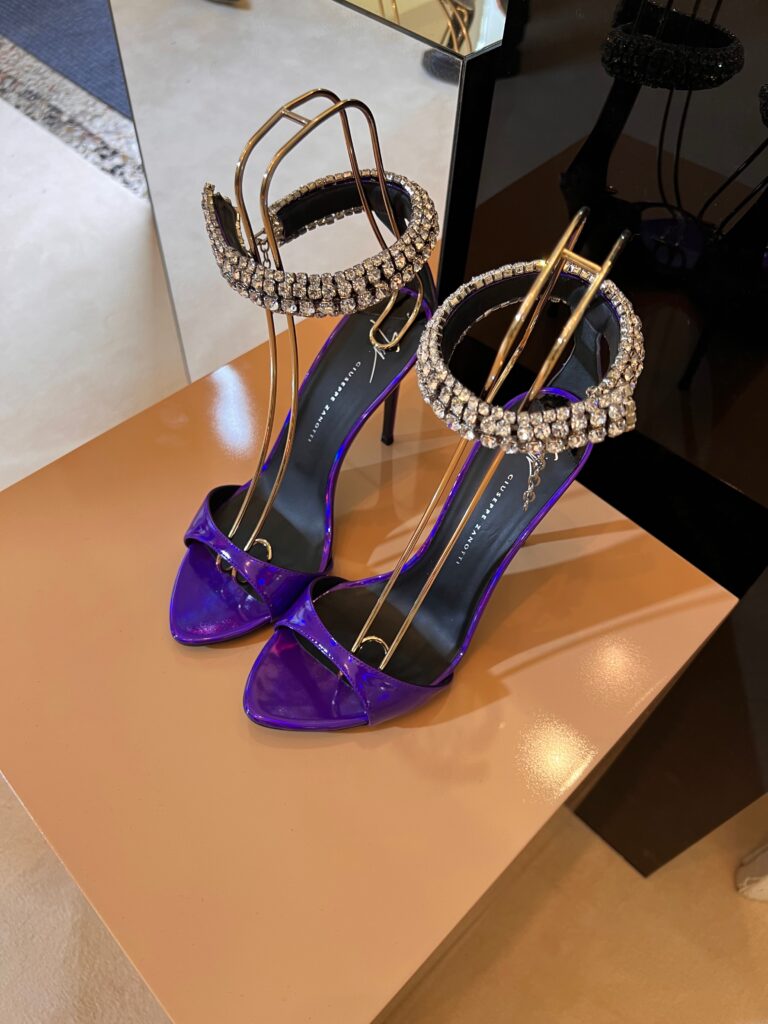 Milan Fashion Week SS23 - Dazzling Shoe Presentations. Giuseppe Zanotti, Gianvito Rossi, Sergio Rossi, Casadei, Le Silla. Must-see Shoes Collection and trends for Spring Summer 2023. 32