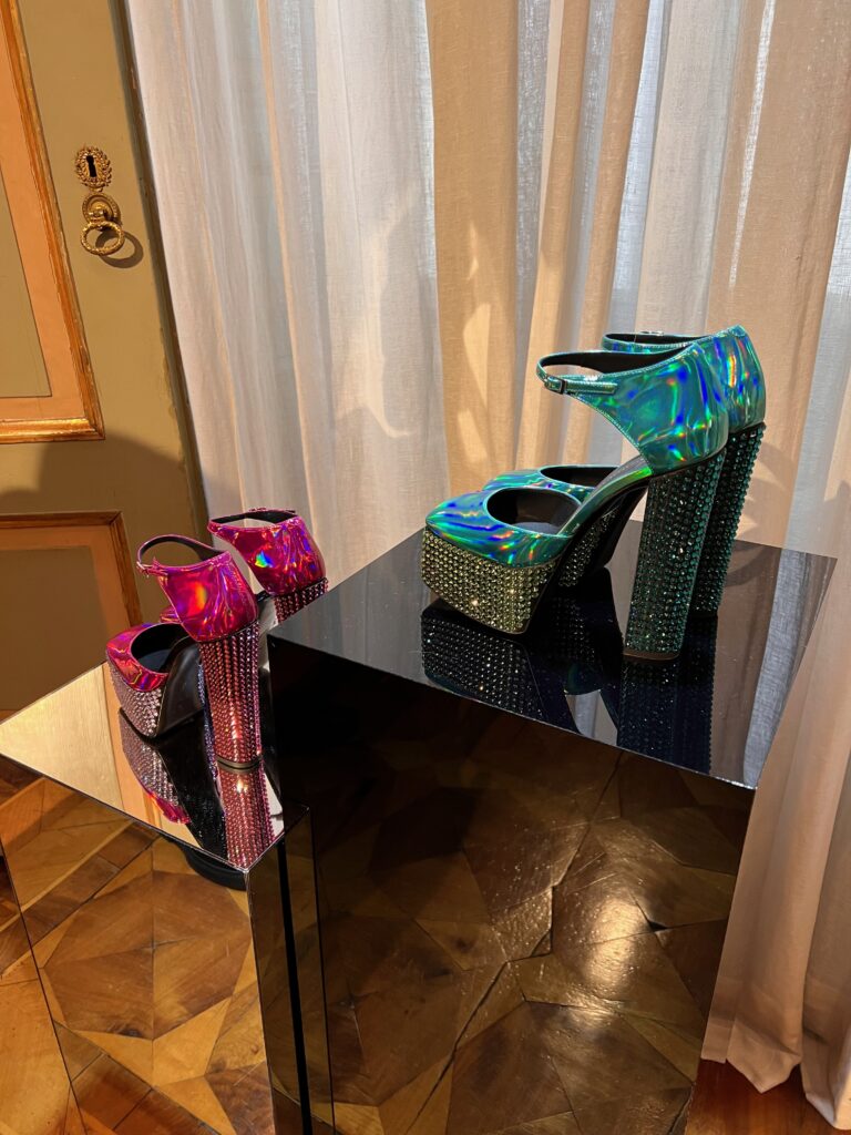 Milan Fashion Week SS23 - Dazzling Shoe Presentations. Giuseppe Zanotti, Gianvito Rossi, Sergio Rossi, Casadei, Le Silla. Must-see Shoes Collection and trends for Spring Summer 2023. 34