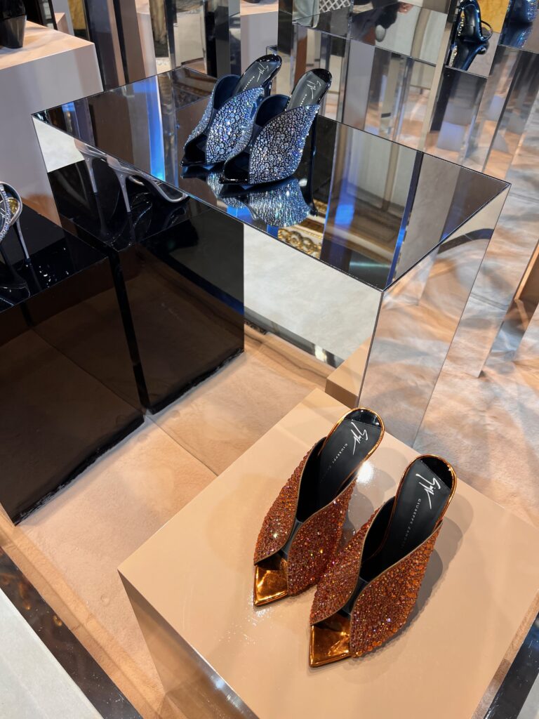 Milan Fashion Week SS23 - Dazzling Shoe Presentations. Giuseppe Zanotti, Gianvito Rossi, Sergio Rossi, Casadei, Le Silla. Must-see Shoes Collection and trends for Spring Summer 2023. 36