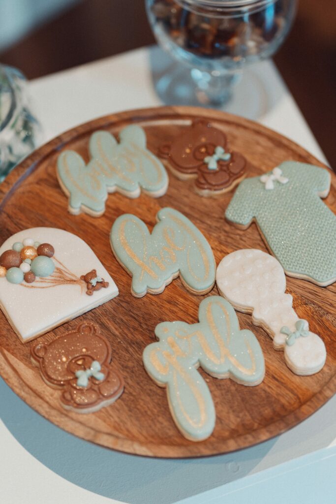 OH, BABY! My Dreamy Gender Neutral Baby Shower Theme. Delicious Teddy Bear Cake, Water Green Color Palette and historical venue at L'Hôtel Restaurant du Parc des Eaux-Vives from 1750. 