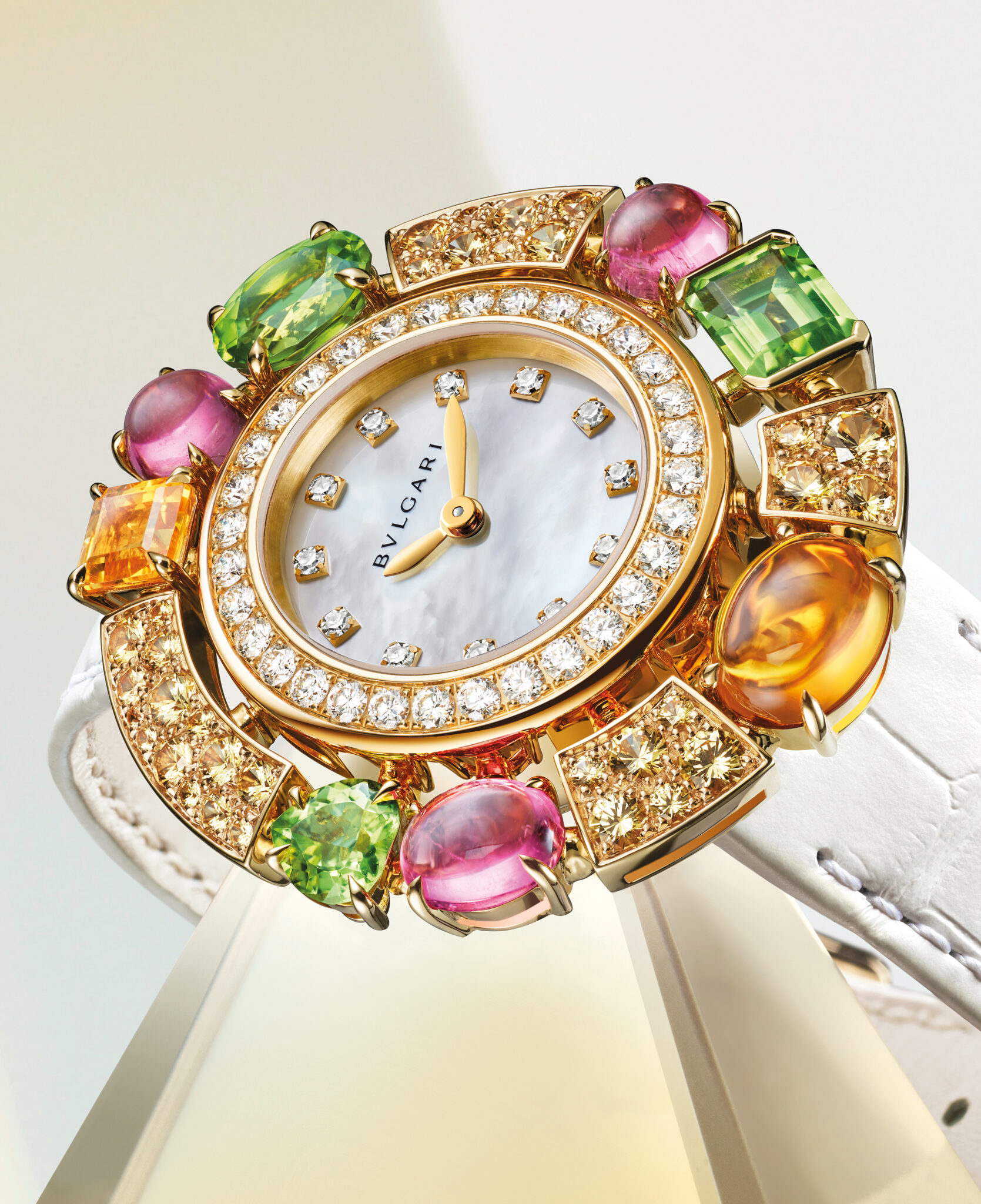 Bulgari Serpenti and Diva, 2 intensely Italian and dazzling watches presented during Watches and Wonders 2023 at Hotel President Wilson. Time is a Jewel.