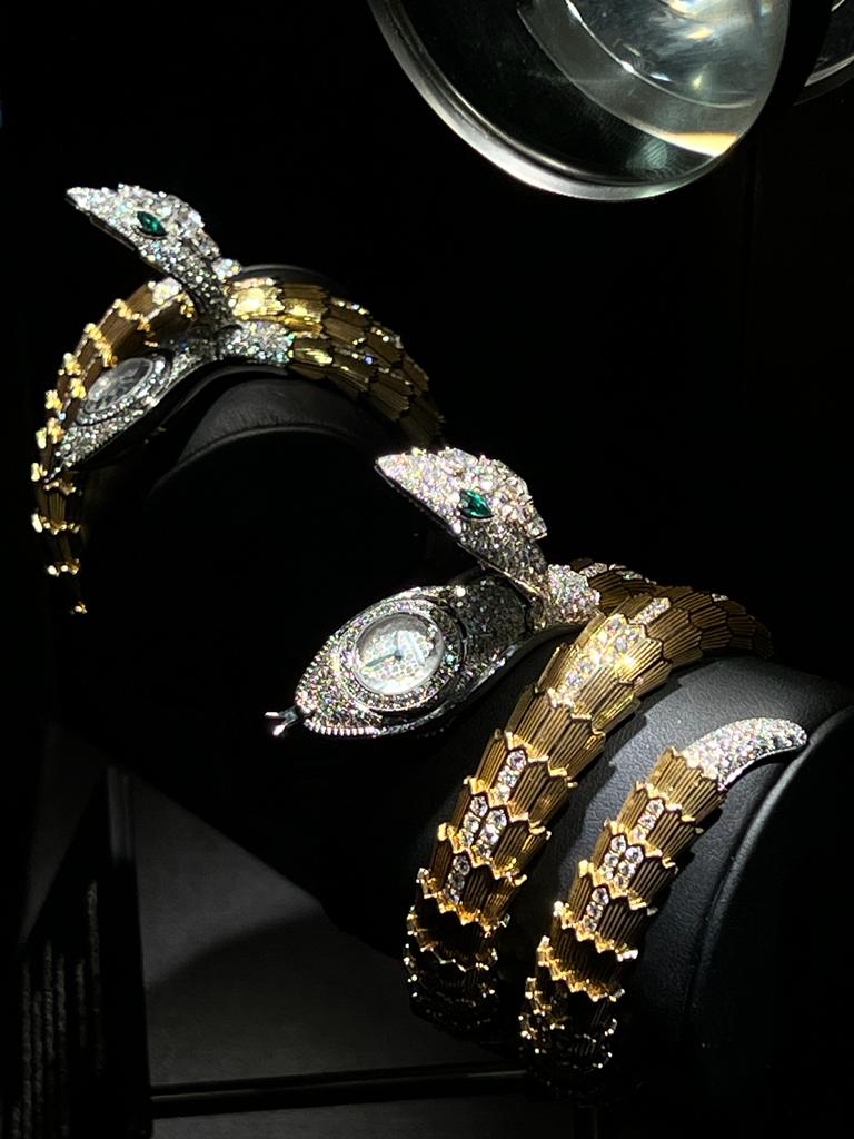 Bulgari Serpenti and Diva, 2 intensely Italian and dazzling watches presented during Watches and Wonders 2023 at Hotel President Wilson. Time is a Jewel.