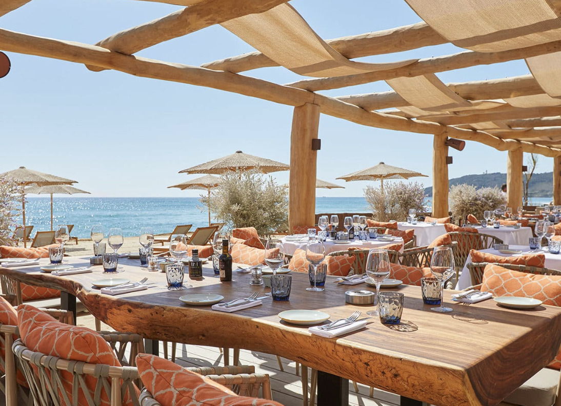 The Luxury guide that takes you through the best places in Saint Tropez. Byblos, Dior Café, Bagatelle and more.