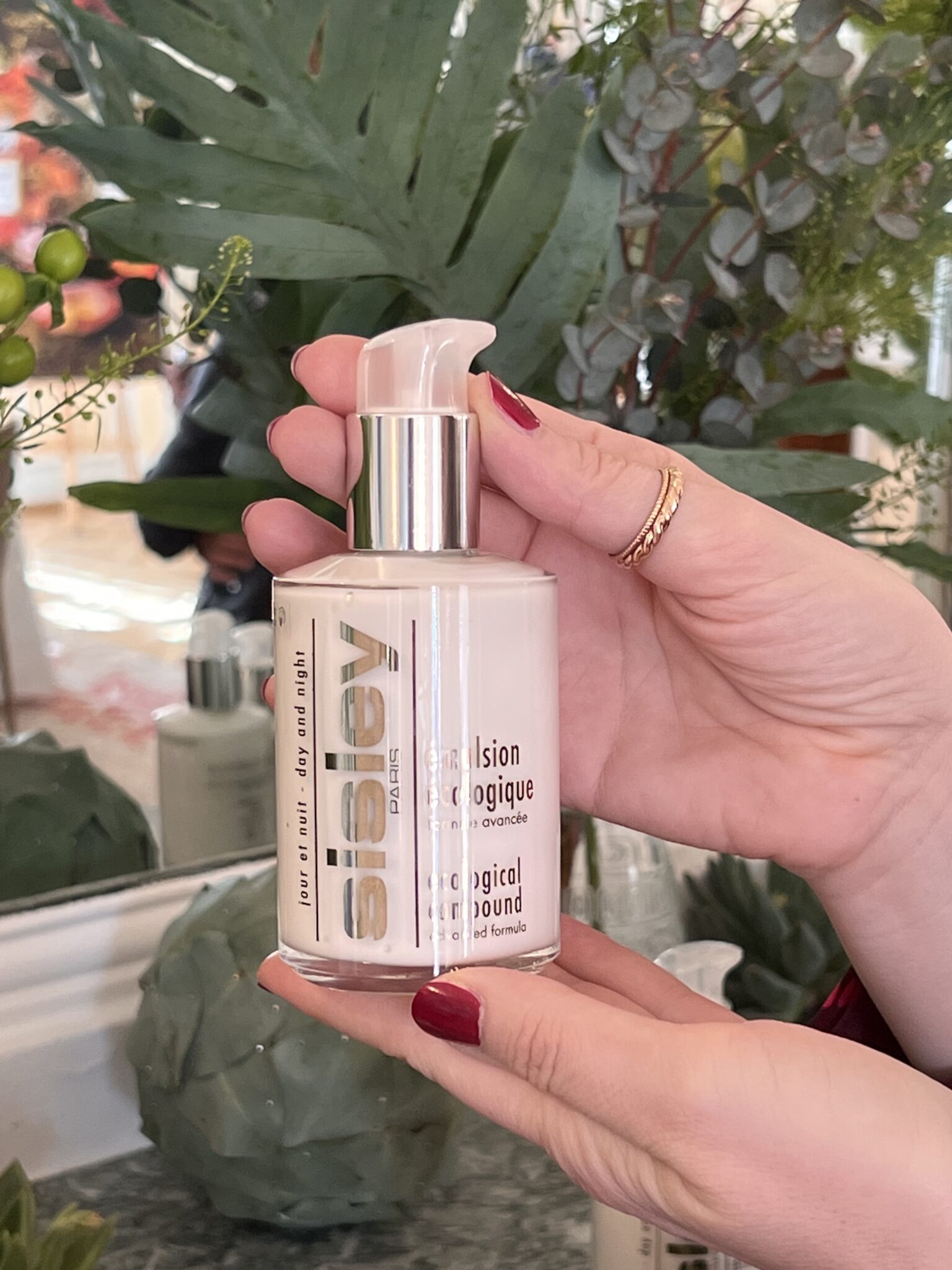 Best Spring / Summer 2023 beauty products. Must-haves, new launches, affordable and luxury product reviews. Valmont  DetO2x Line, Lancome new foundation, By Terry's Global serum and more.