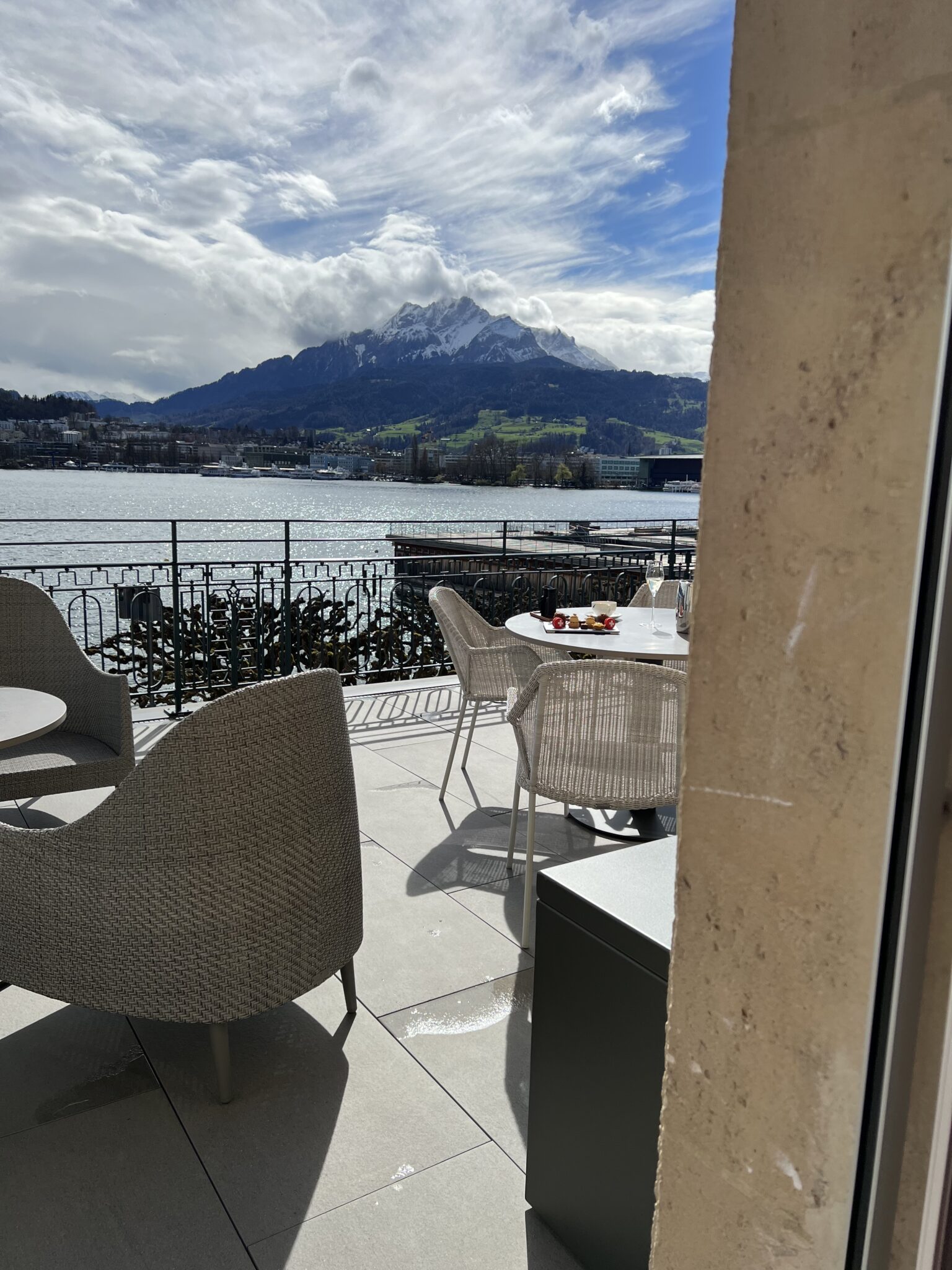 Mandarin Oriental Palace Luzern. A Historic Belle Epoque Palace reopened in 2022. /A magnificent hotel with a panoramic view of Lake Lucerne./