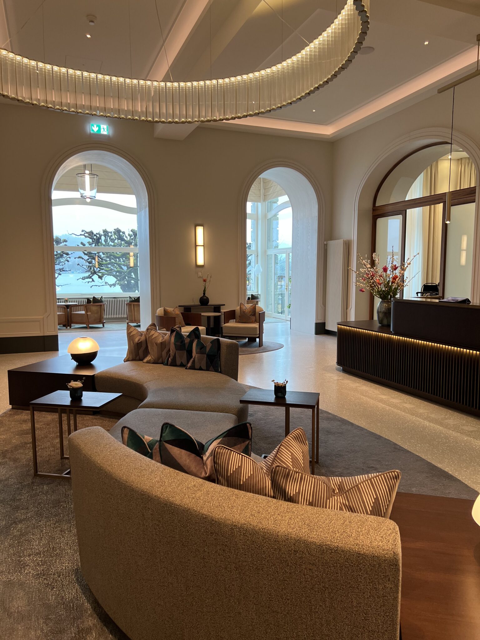 Mandarin Oriental Palace Luzern. A Historic Belle Epoque Palace reopened in 2022. /A magnificent hotel with a panoramic view of Lake Lucerne./