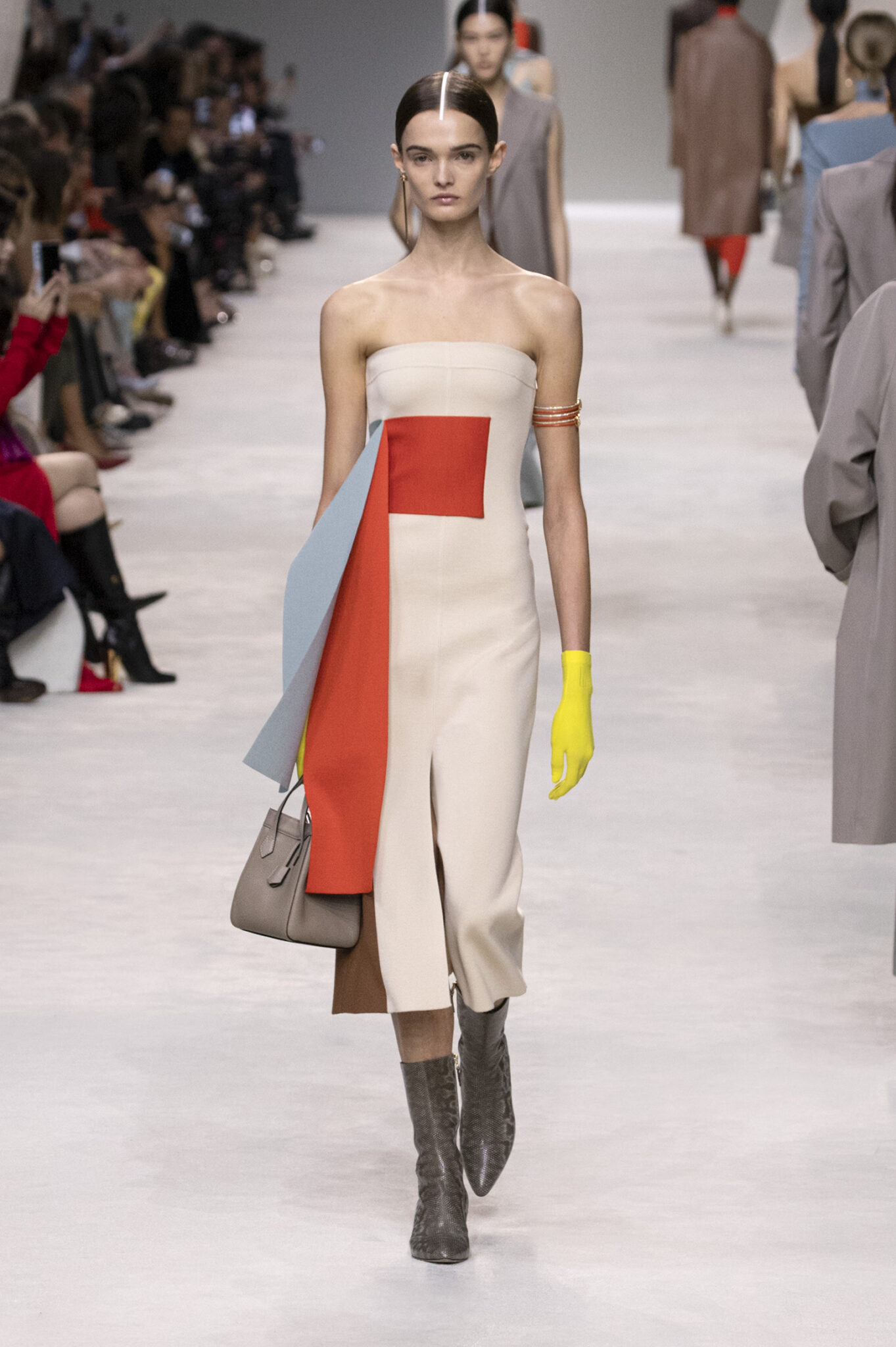 FENDI WOMENSWEAR COLLECTION - SS24 During MFW. COMFORT, LUXURY AND HERITAGE. 