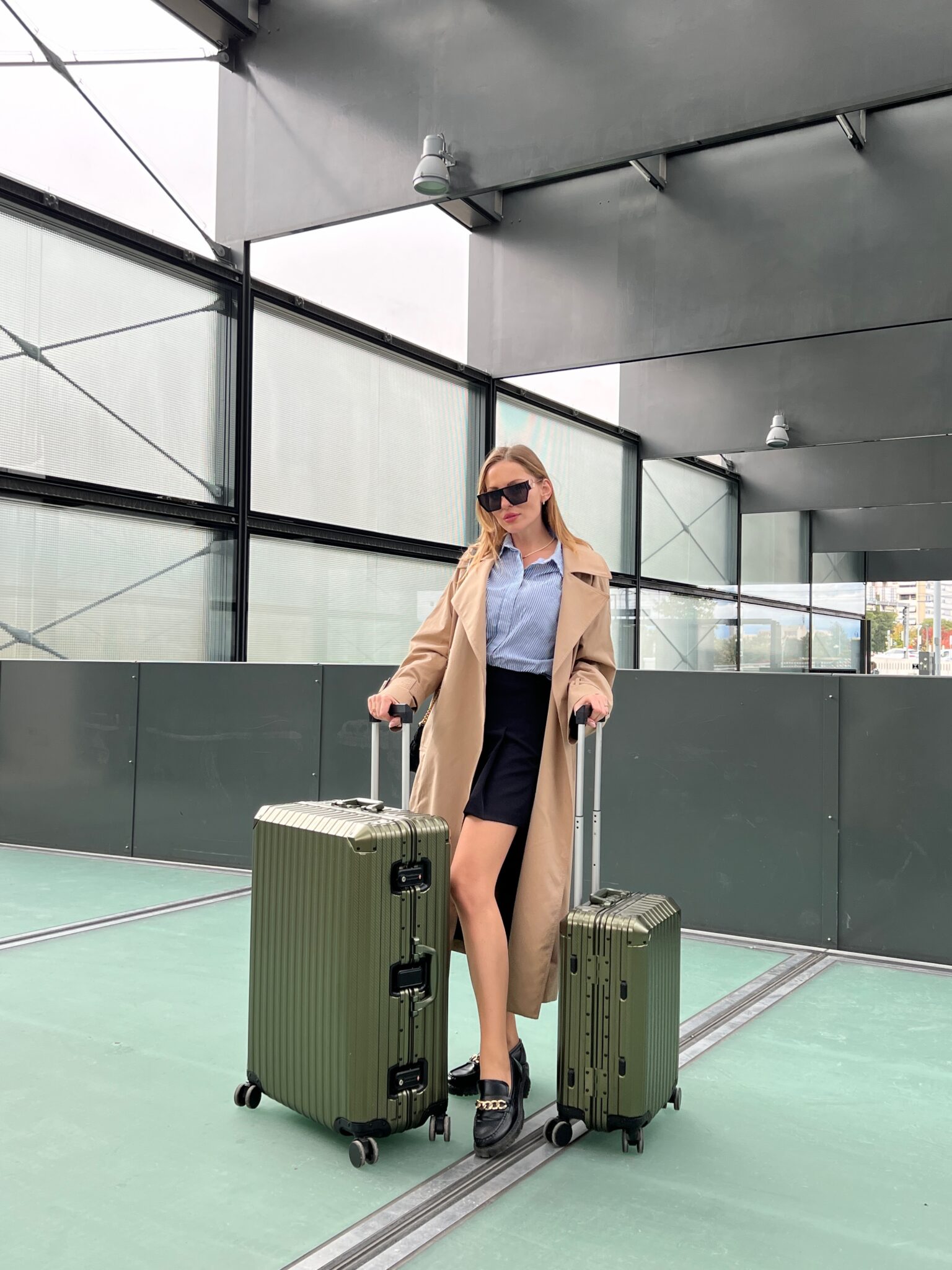 Travelling in Style with MVST Select Suitcases. Meet 2 statement suitcases that changed my travelling style to more stylish and effortless. 