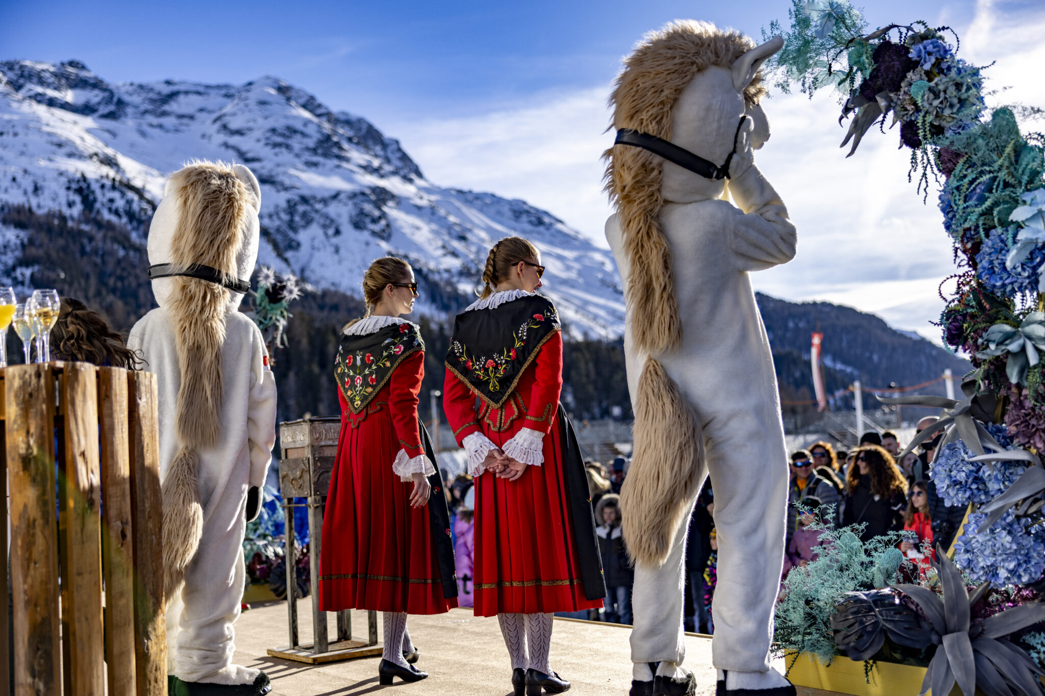 White Turf 2024 in St. Moritz. Where Sports Spectacle Meet Nature and High Society. All you need to know about this incredible event.