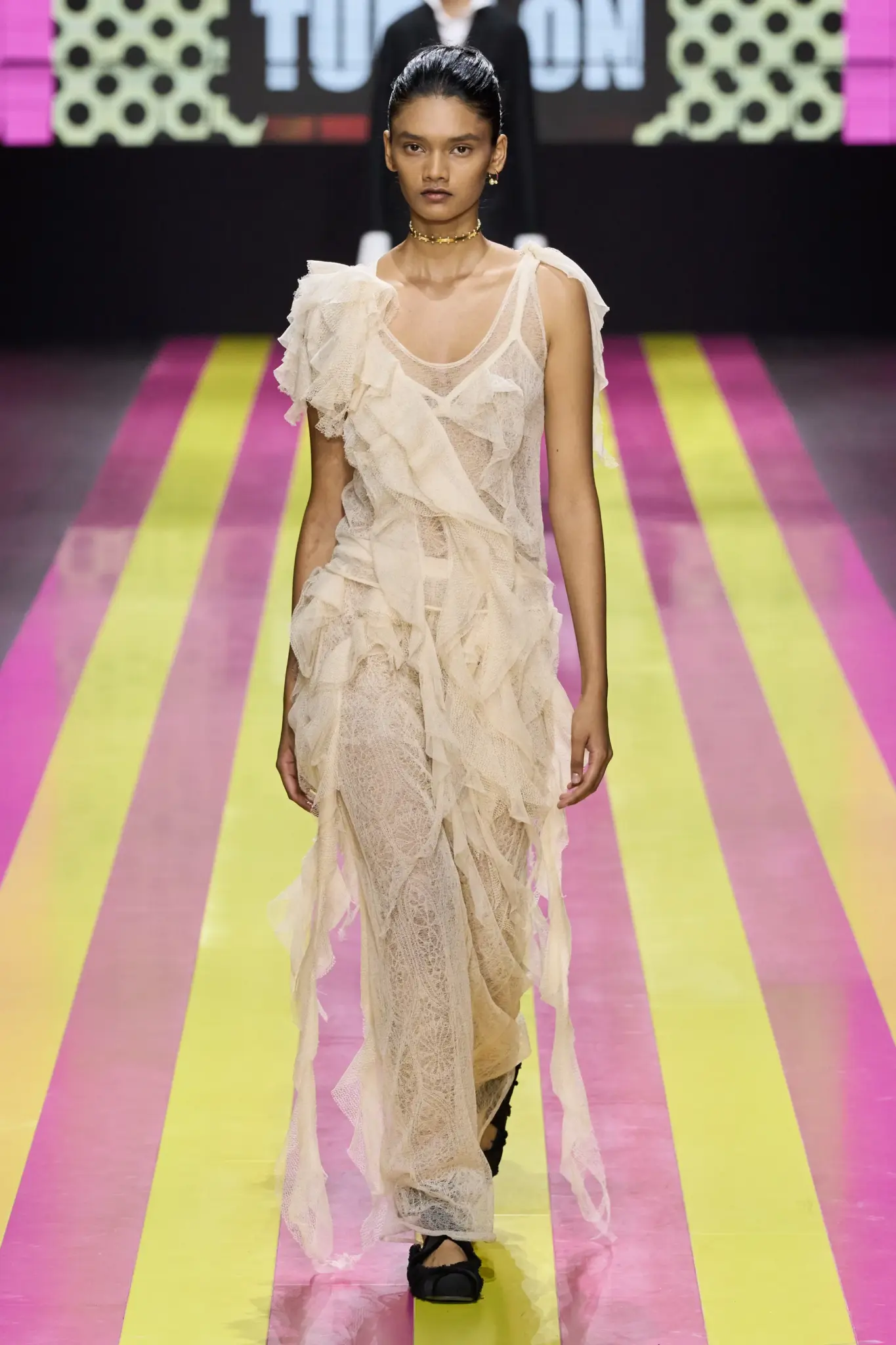 Spring Summer 2024 Trends from Milan and Paris. 6 Powerful Trends that you will love. 30