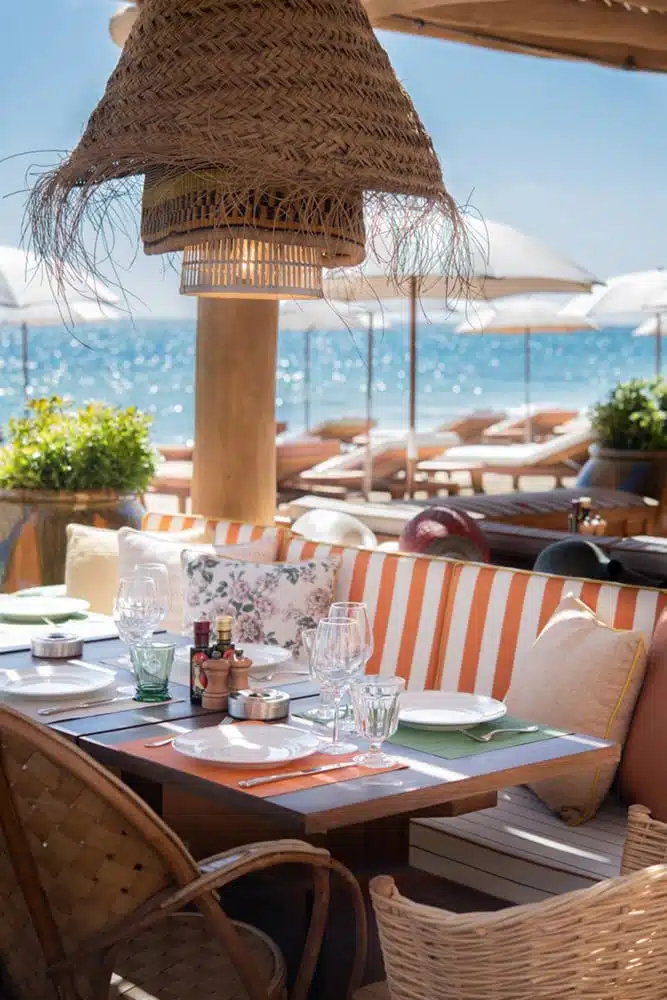 The Luxury guide that takes you through the best places in Saint Tropez. Byblos, Dior Café, Bagatelle and more. 38