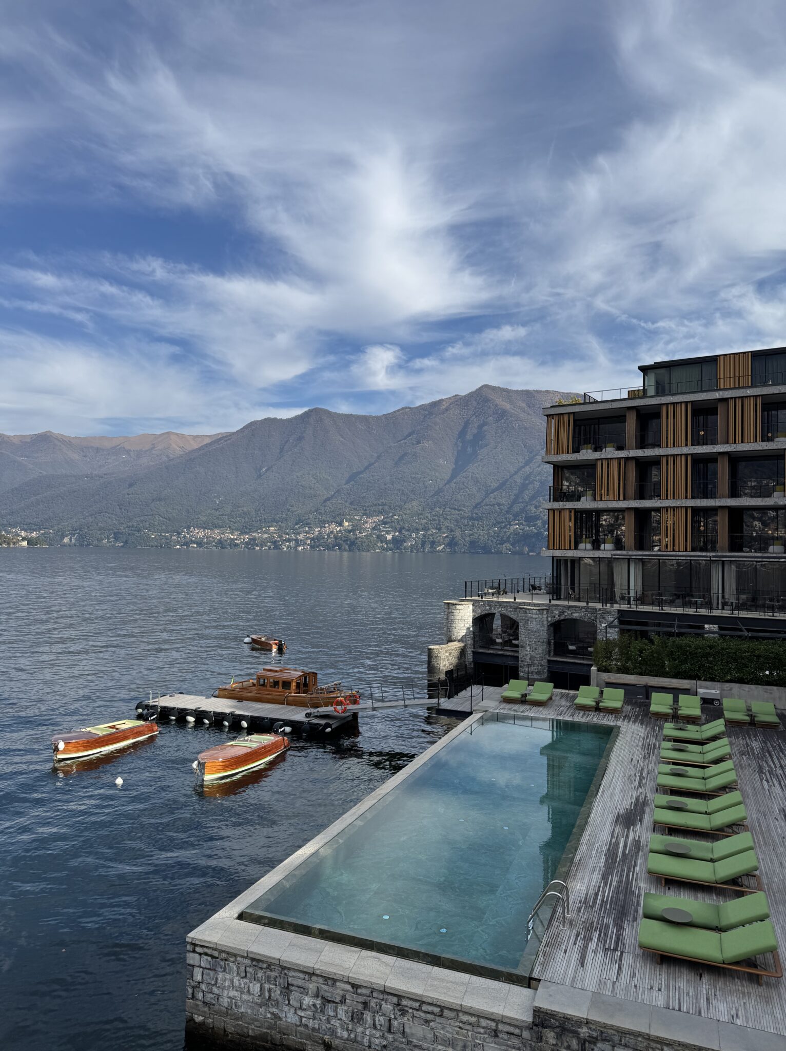 4 Irresistible Reasons to Experience the Timeless Elegance of Il Sereno Lago di Como Hotel.